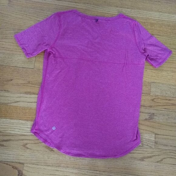 LuluLemon Runaway Pocket Tee pink S EUC - Picture 3 of 3